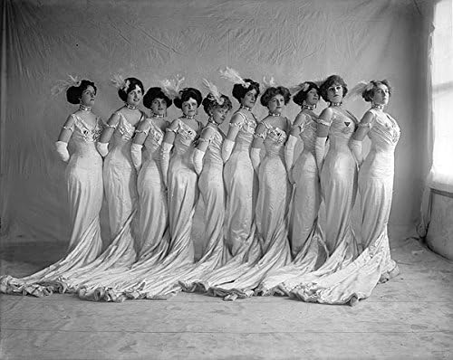Žene u haljinama 11x14 fotografija