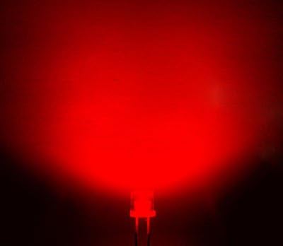 100pcs Super svijetla LED svjetiljka s ravnim vrhom 5 mm crvena širokokutna 120-140 stupnjeva