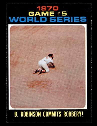 1971. Topps 331 1970 World Series - Igra 5 - B. Robinson počini pljačku Brooks Robinson Baltimore / Cincinnati Orioles