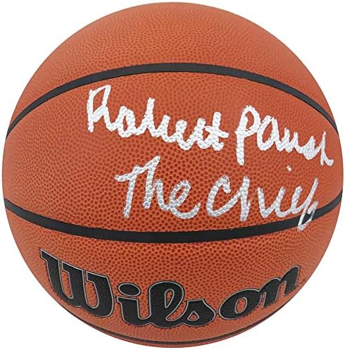 Robert Parish potpisao je Wilson unutarnji/vanjski NBA košarka s glavnim košarkama -